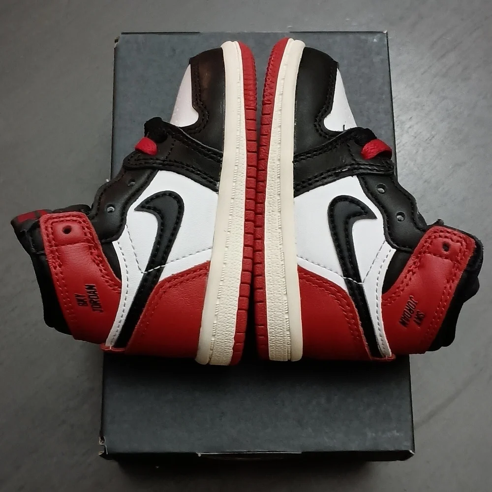 Nike Jordan 1 Retro High OG Black, White And Red Baby Sneakers
